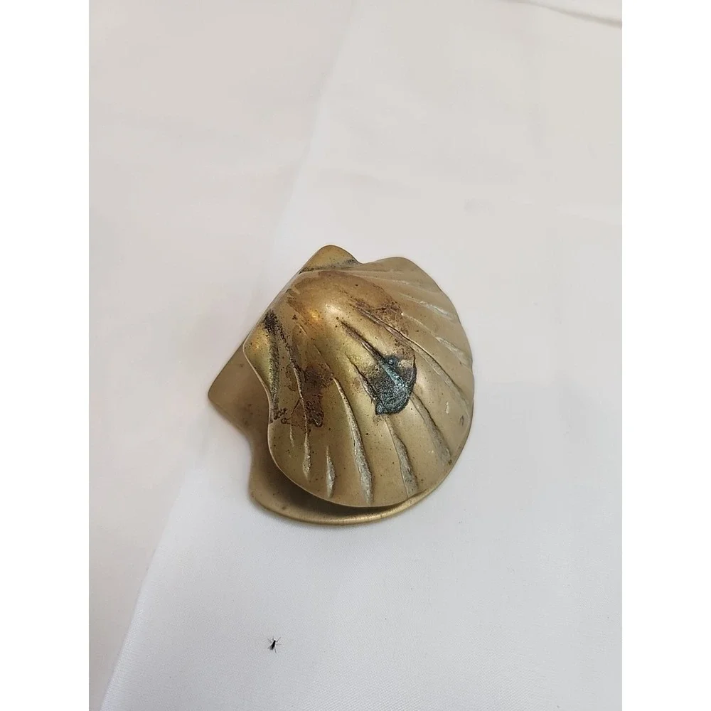 Vintage Solid Brass Metal Clamshell Scallop Shell Letter Towel‎ Holder Heavy
